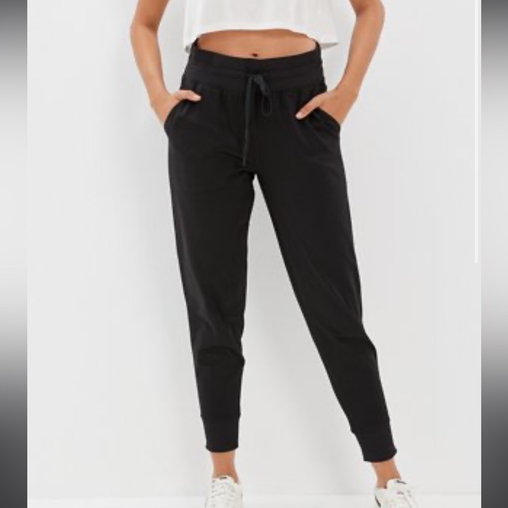NWT American Eagle Outfitters Hi Rise Everyday Joggers